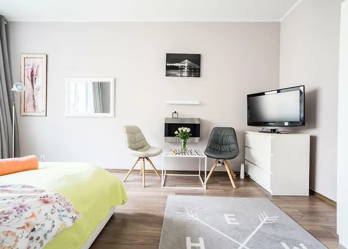 Cosy, Sunny, Central Apartment next to Wisła River