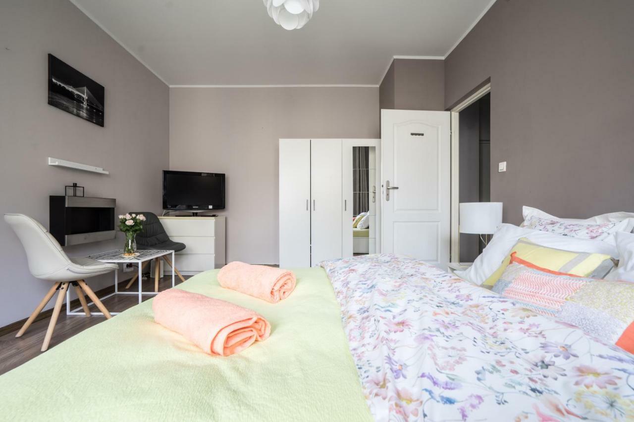Cosy, Sunny, Next To Wisła River Apartament